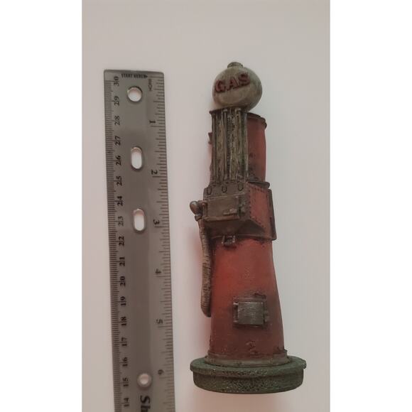 1/16 Scale Resin Antique Globe Gas Pump - Picture 3 of 3